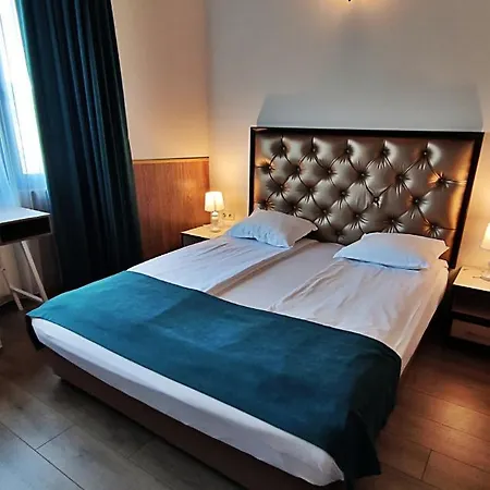 Makaza Complex Hotel *