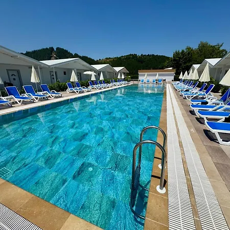 马卡匝大厦旅馆 * 莫姆奇尔格勒