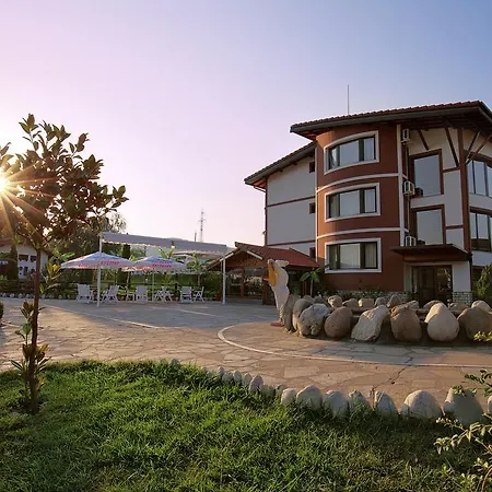 комплекс маказа * Момчилград